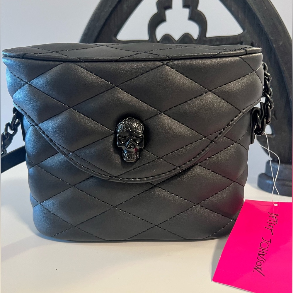 Betsey Johnson skull purse